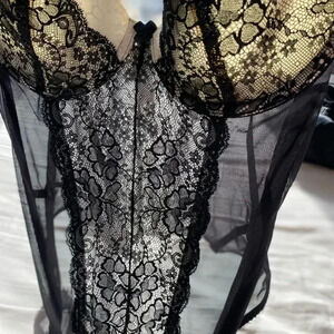 🖤🤍 Victoria Secret Corset🖤🤍